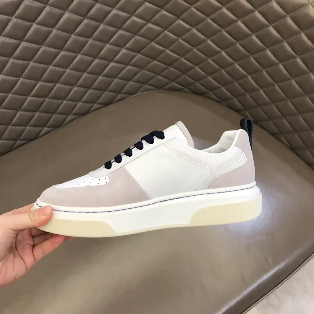 p420 "Salvatore Ferraga**" men's low-cut fashion sneakers. This casual shoe has a novel structure and is made of soft calfskin. The contrasting color elements on the upper highlight the bold and avant-garde atmosphere. The first-layer cowhide lining is high-end and comfortable. Energetic and fresh, these shoes can be worn with casual looks or add a touch of street style to elegant trousers.  Size: 38-44